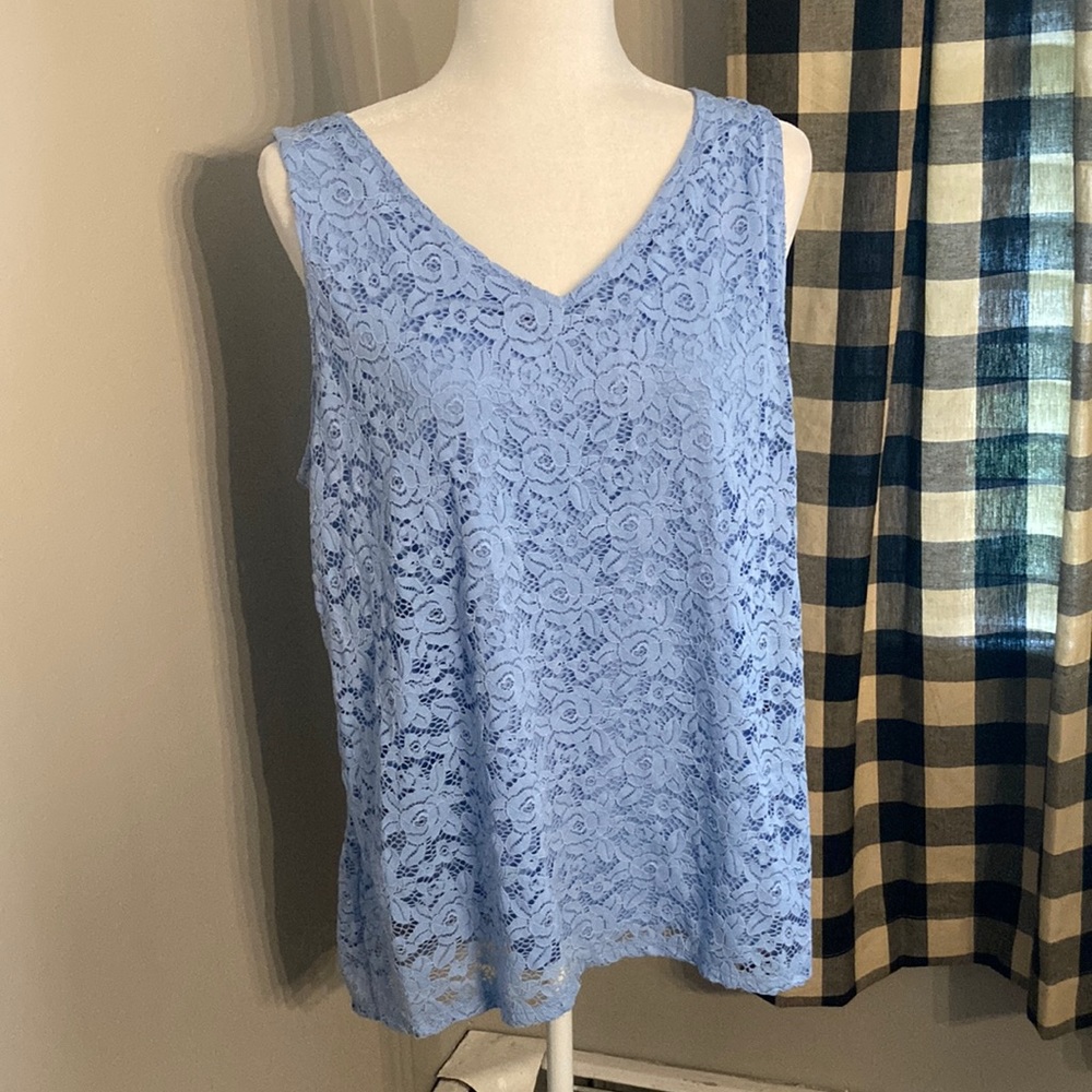 COPY - XL blue lace sleeveless tank by Company Ellen Tracy Blue lining.